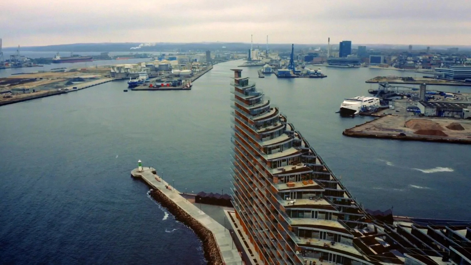 Tivoli Copenhagen - National Geographic Channel – Tivoli Copenhagen - National Geographic Channel documentary video still 10