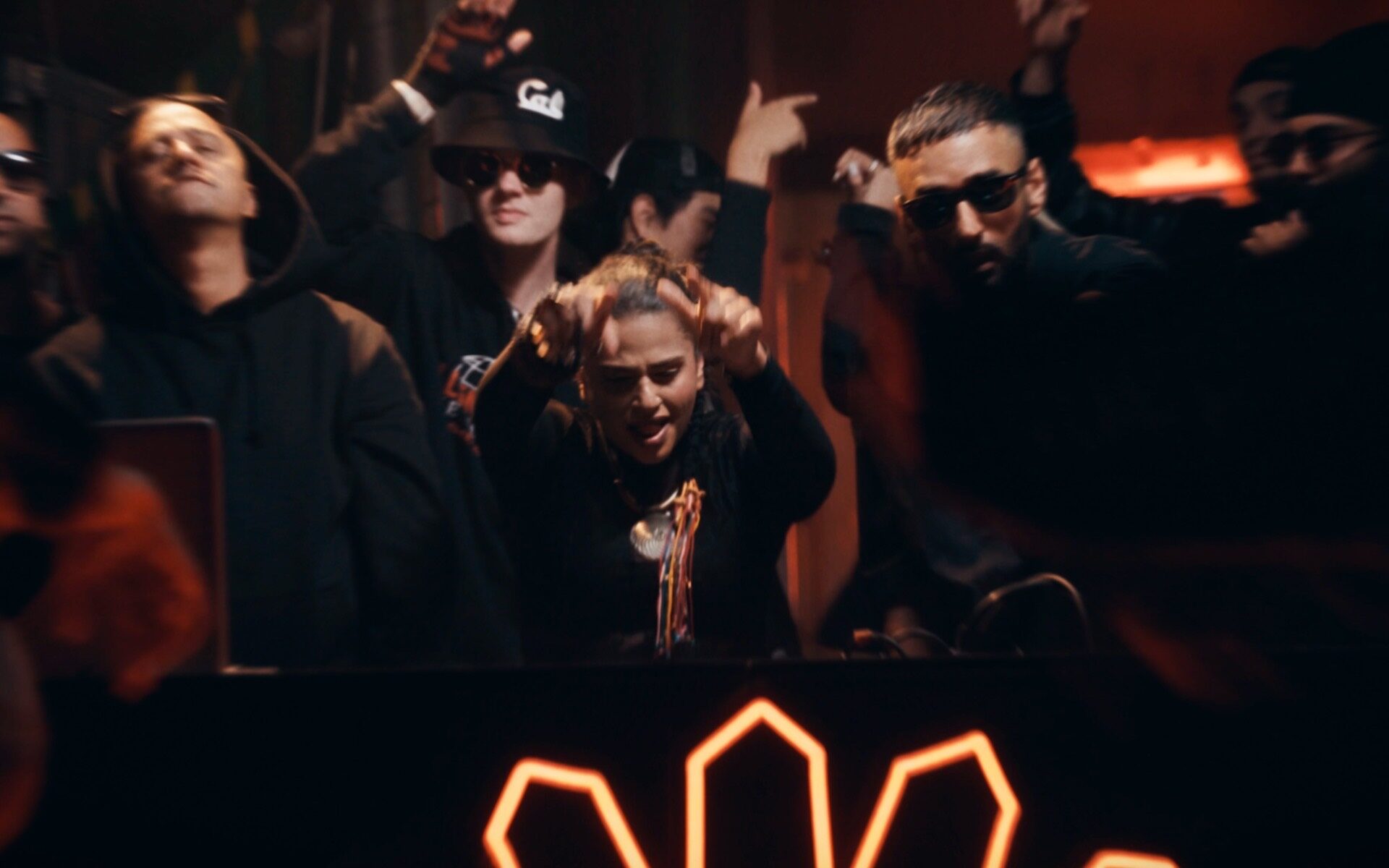 Outlandish Locura - photo 2