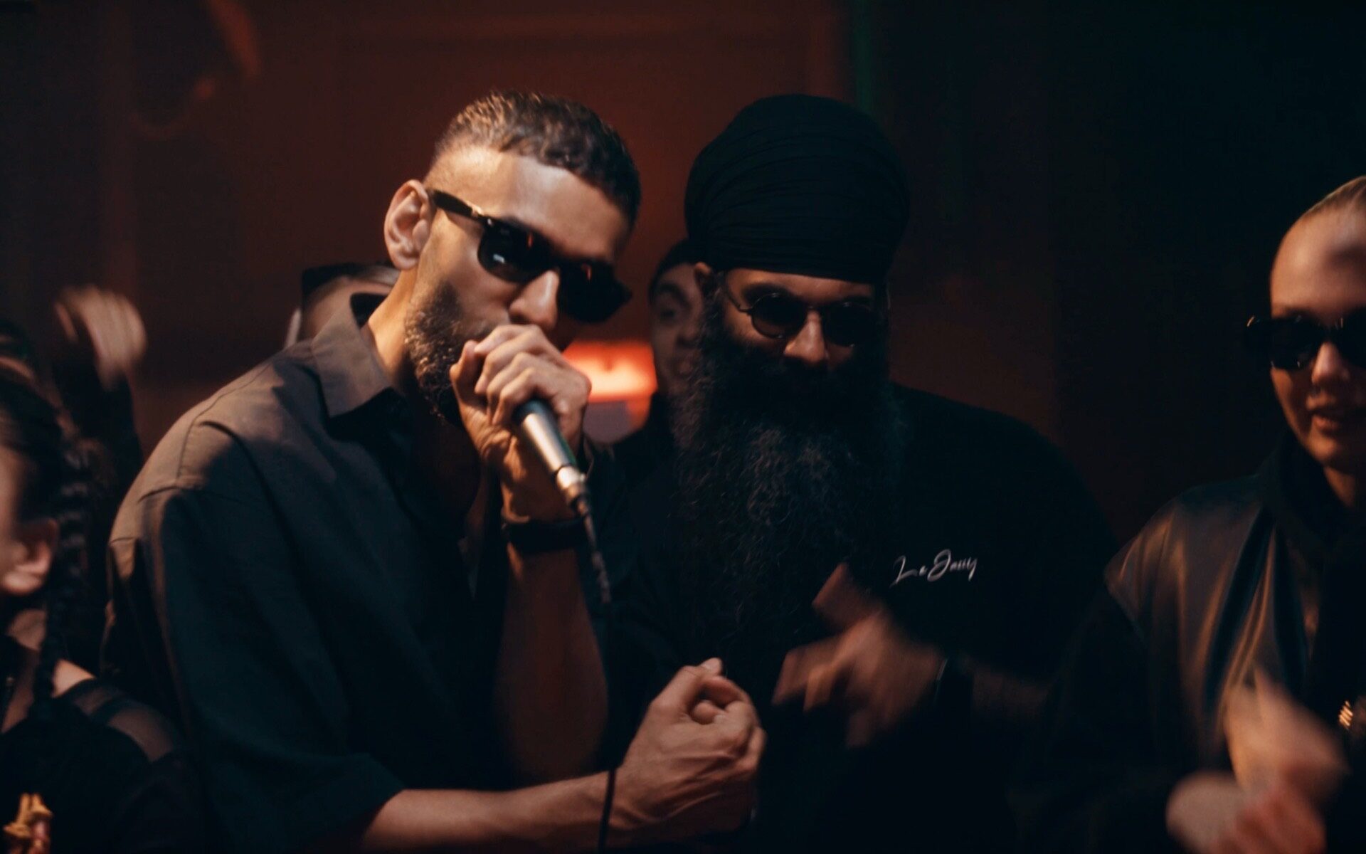 Outlandish Locura - photo 3